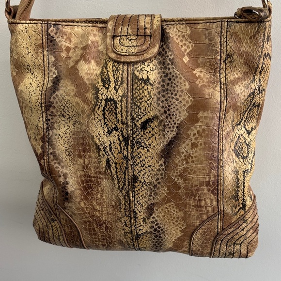Jessica Simpson Tan Snake Print Crossbody Bag - Picture 3 of 13